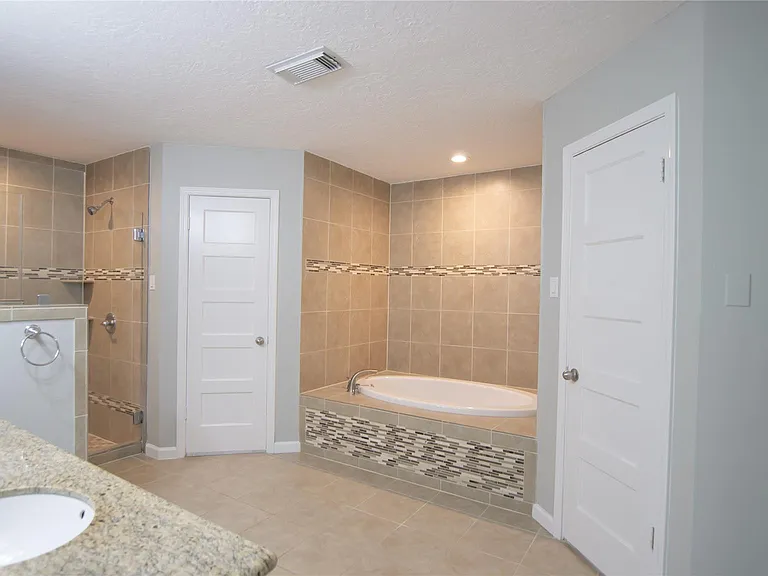 3406 Deerwood Ln — Photo 21