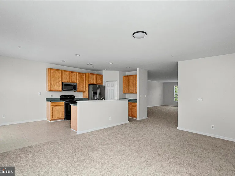 1670 Mohegan Dr #B — Photo 13