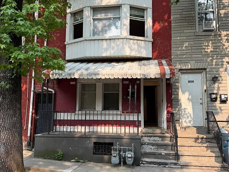 217 S 4th St — Photo 3