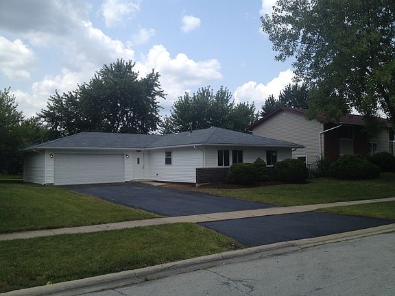2nd image of 17860 Harvard Ln