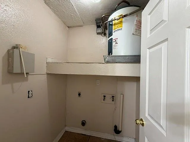 2 bed, 1.5 bath, 1198 sqft, $1,400 — Photo 4
