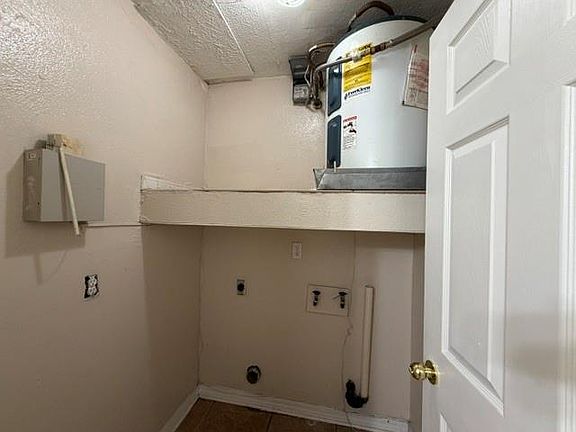4th image of 1752 Newport Pl #105