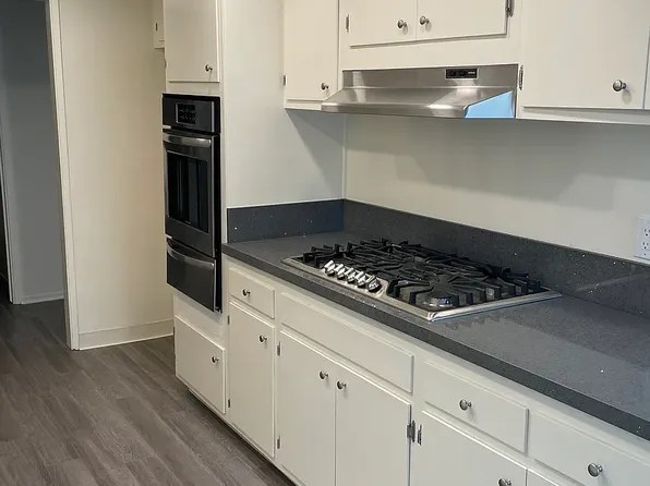 Los Robles Apartments - Senior 55+
