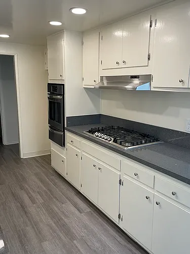 Los Robles Apartments - Senior 55+ Photo 1