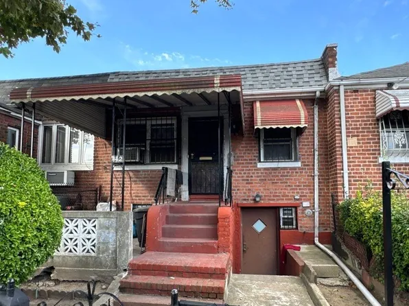 112 East 45th Street image 1 of 4