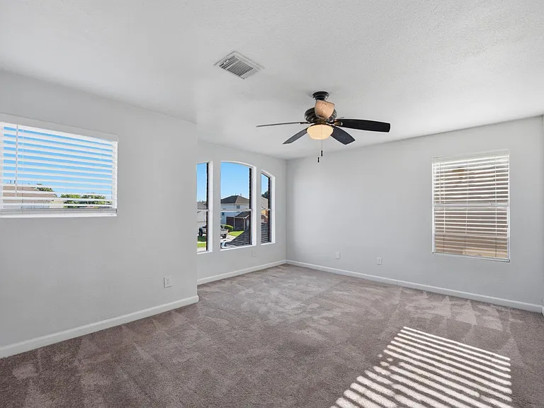 11710 Fossil Rock Ln — Photo 27