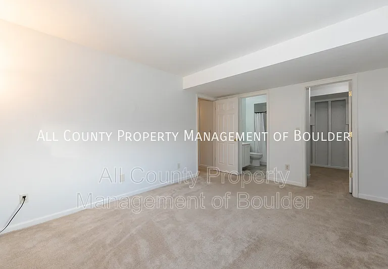 4670 White Rock Cir #8 — Photo 4