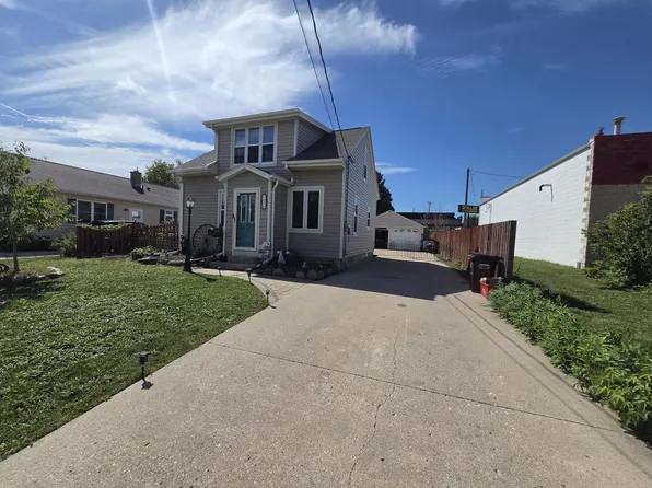 1226 S 32nd STREET, Manitowoc, WI 54220
