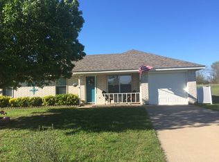 1410 Lynnwood Dr, Cleburne, TX 76033