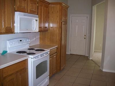 4th image of 1603 SW Edward Cir