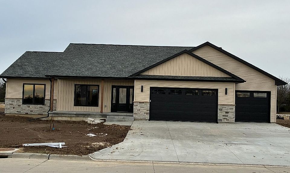 1st image of 505 Sunset Dr