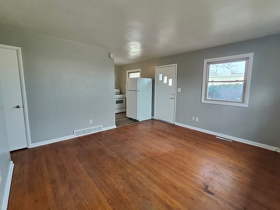 3rd image of 2323 Douglas St #3