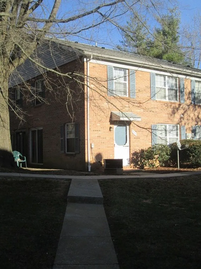 2 Bedroom 1.5 Bath Townhouse — Photo 1