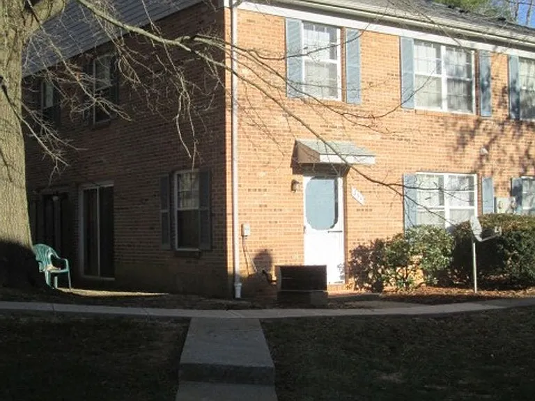 331 Charles St — Photo 1