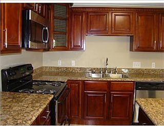 4th image of 4618 Eastview Dr