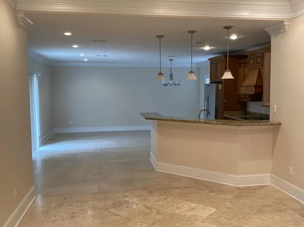 247 Oak Dr, Bay Saint Louis, MS 39520
