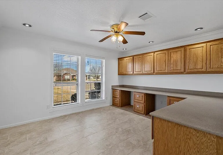 2421 Caroline St — Photo 14