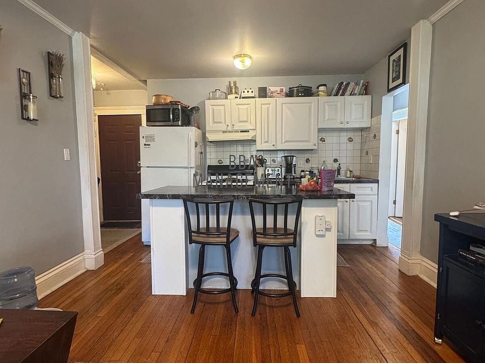 1st image of 96 Strathmore Rd #5