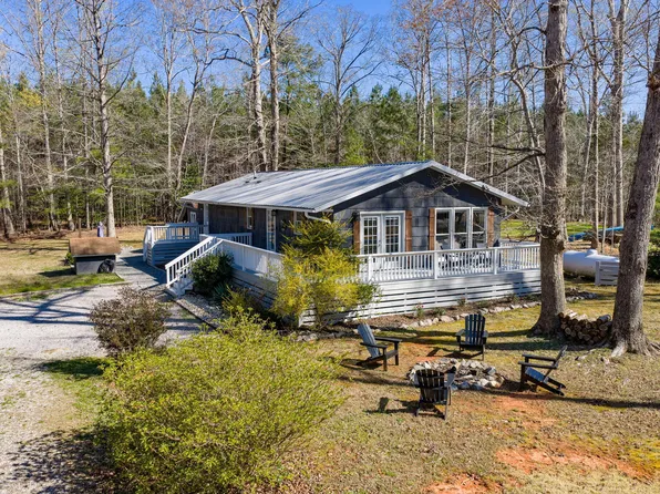 185 N Holiday Dr, Macon, NC 27551