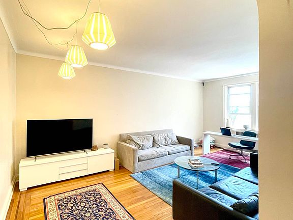 3rd image of 1615 Avenue I #1