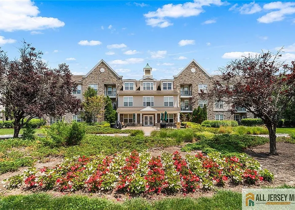 100 Middlesex Blvd #304