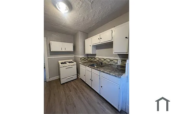 Building Photo - 855 Lakeview Rd #2