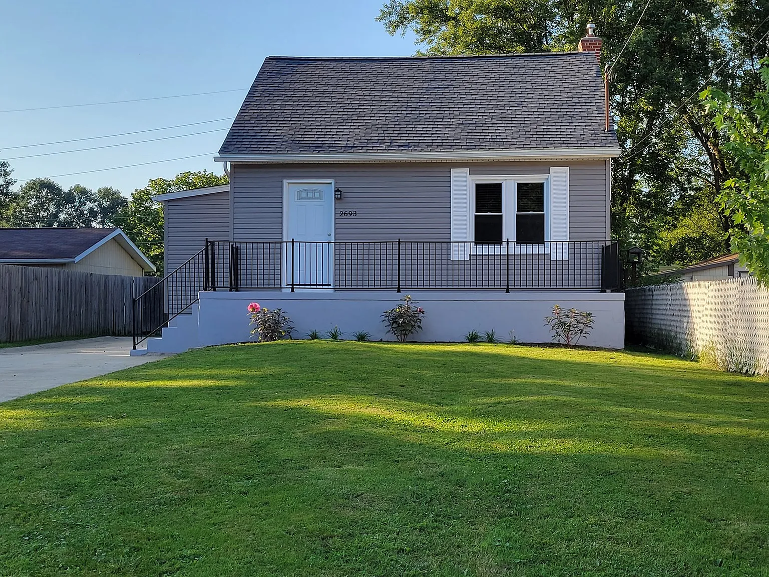 2693 Chelsea Dr photo 1