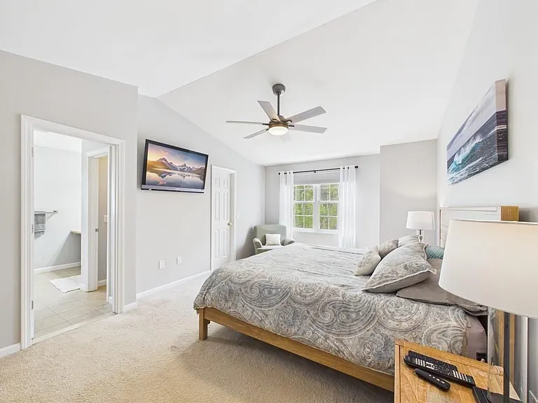 23 Beechwood Hollow St — Photo 21