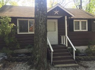 8 Lonaconing Rd, Highland Lakes, NJ 07422