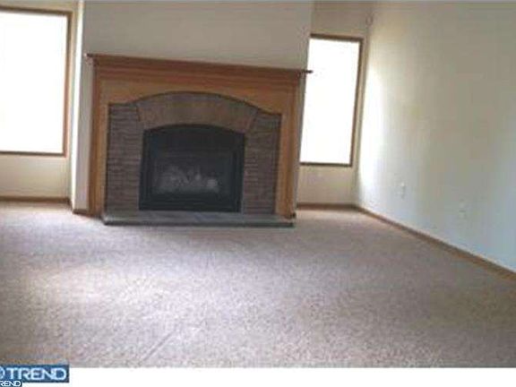 3rd image of 33270 Oakwood Cv