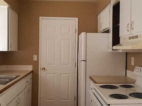 5th image of 1420 Pacific Ave N APT 16