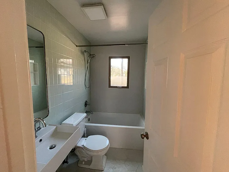 156 Murray Hill Ave — Photo 6