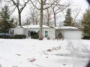 3929 Highgate Rd, Norton Shores, MI 49441