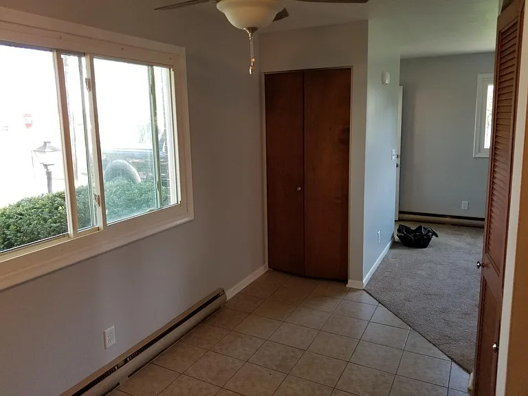 1427 Glenwood St — Photo 6
