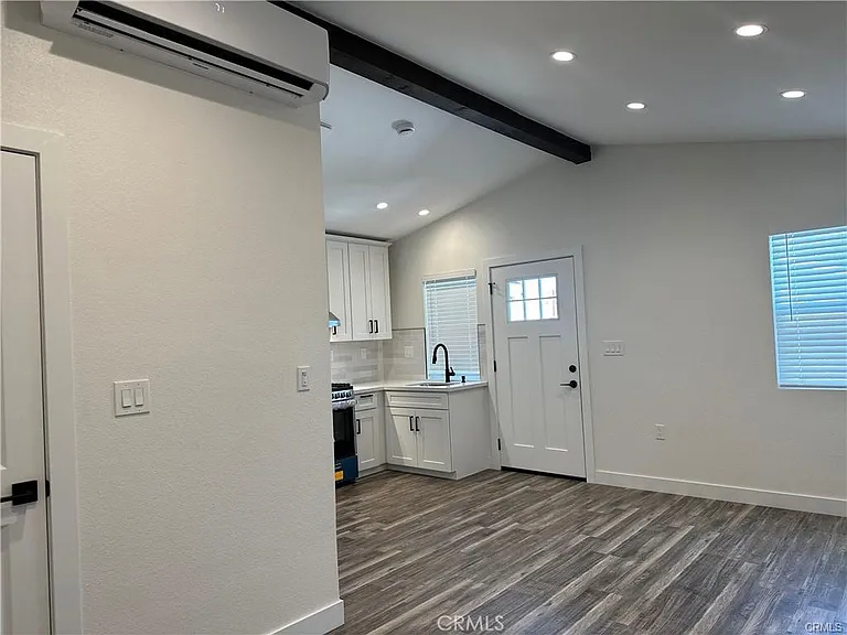 728 Park Ln #2 — Photo 4