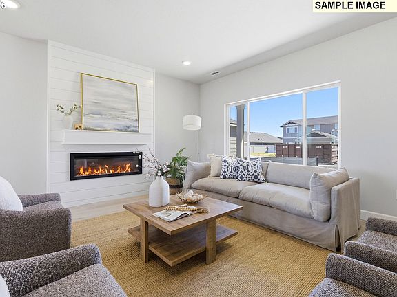 4th image of 691 Arthur St