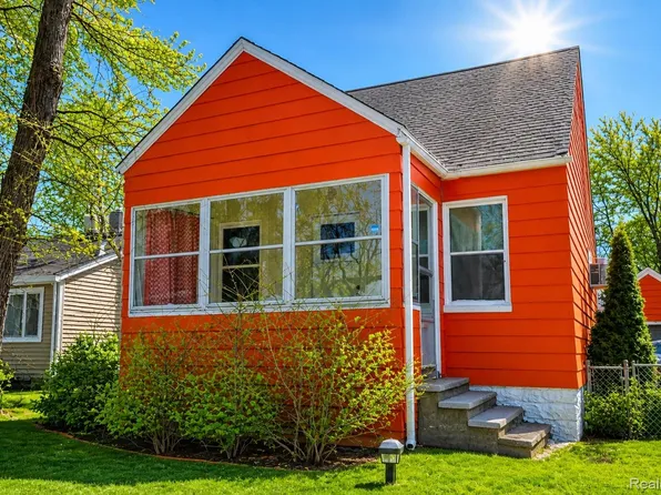 98 E New York Ave, Pontiac, MI 48340