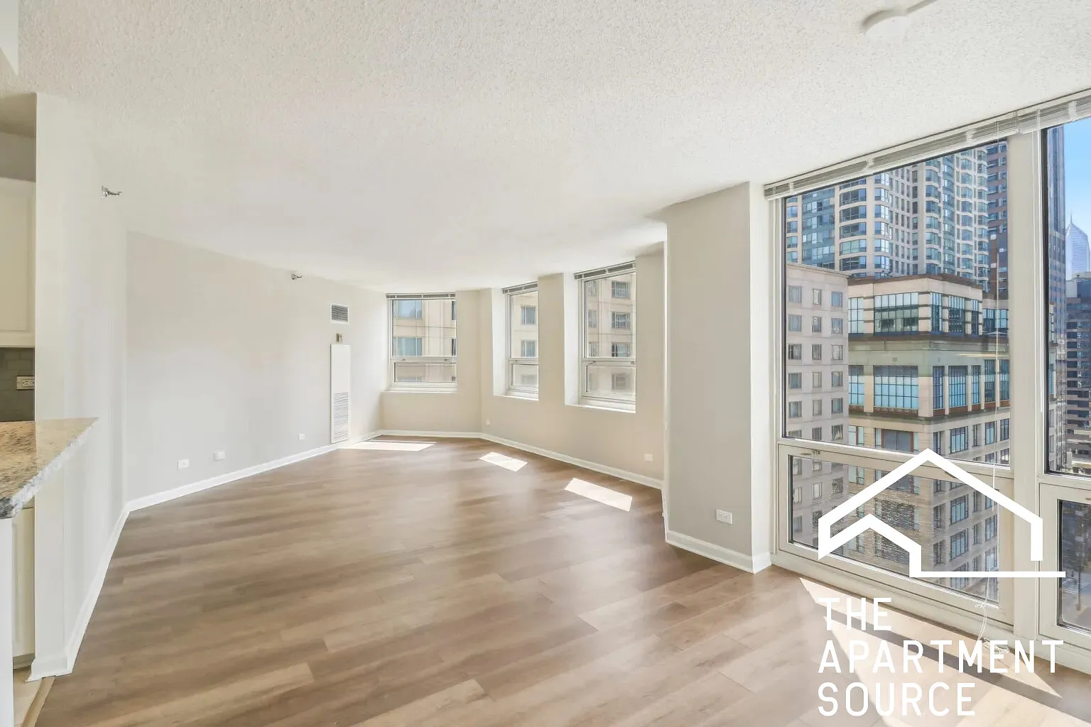 3 bed, 2.5 bath, $5,854 — Photo 3