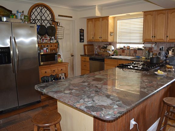 2nd image of 1014 SE 14th Ct