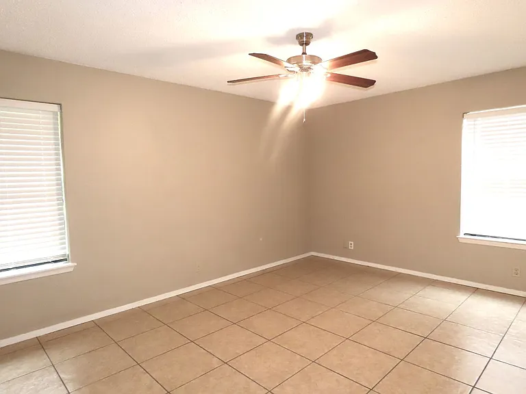805 Corey Dr — Photo 23