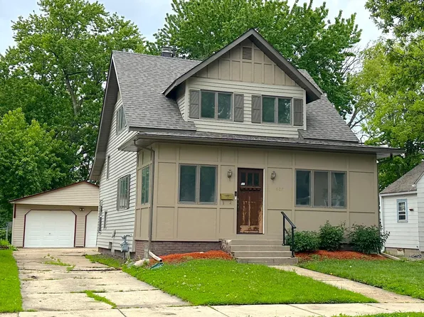 607 9th St NW, Austin, MN 55912