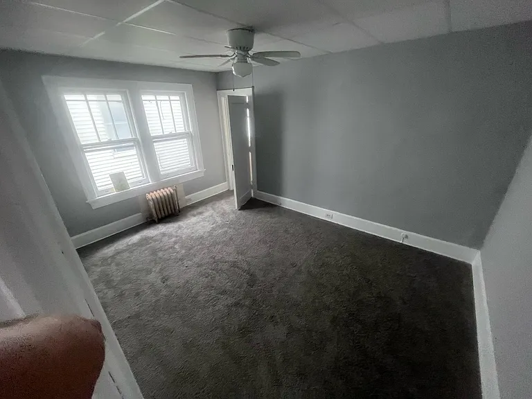 1213 Vine St — Photo 4