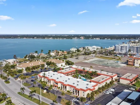 10365 Paradise Blvd APT 22, Treasure Island, FL 33706