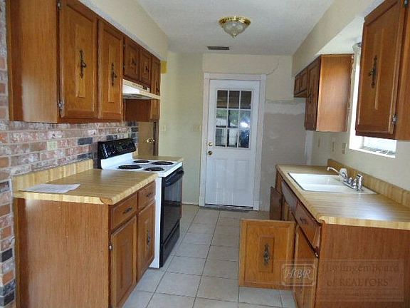 2nd image of 2217 W Adrian St