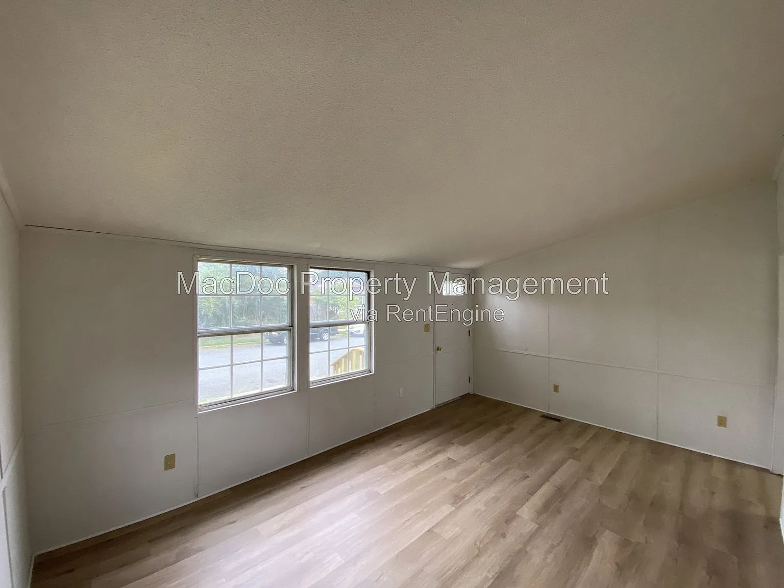 2 bed, 2.0 bath, 1116 sqft, $1,745 — Photo 2