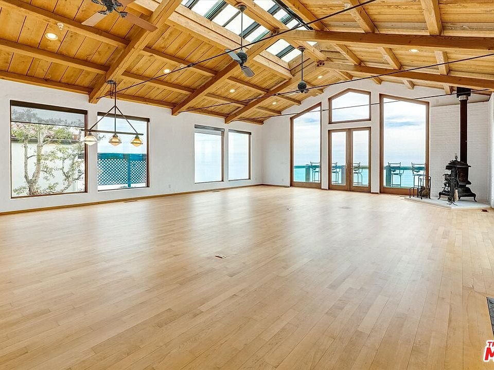 1st image of 3916 Rambla Orienta St