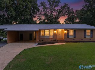 625 Keith Dr, Weaver, AL 36277