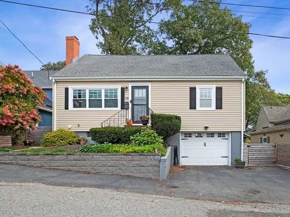 19 Bulfinch Ter, Lynn, MA 01902