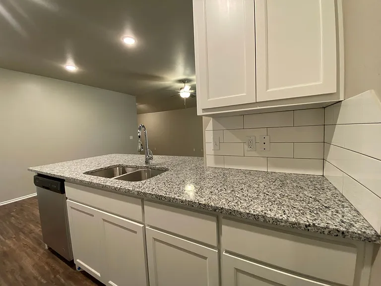 5220 Oakwood Villas Ct — Photo 13