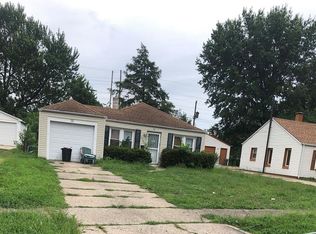 16 East Dr, Decatur, IL 62526